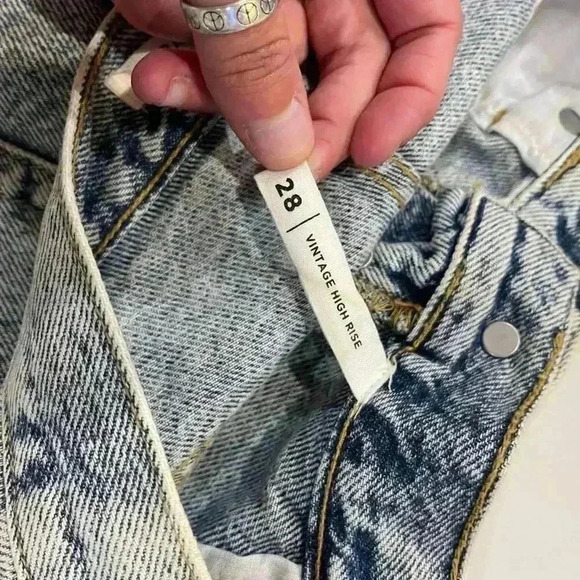 PacSun Vintage High Rise Denim Jean Distressed Shorts Women's Size 28 Button Fly - Picture 6 of 7